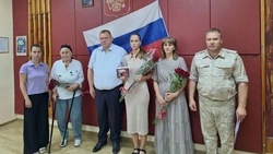 Семьям погибших бойцов передали награды в Предгорье