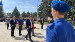 Юноши Предгорья получили подарки и георгиевские ленты в День призывника