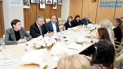 Губернатор Ставрополья встретился с матерями и жёнами Героев России