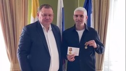 Жителя Предгорья наградили за помощь бойцам СВО 