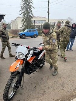 Бойцу СВО направили кроссовый мотоцикл из Предгорного округа