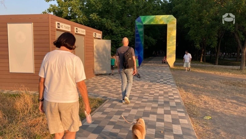 Туалеты в парке станицы Ессентукской отремонтируют после действий вандалов