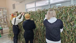 Маскировочные сети плетут жёны бойцов СВО в Предгорном округе