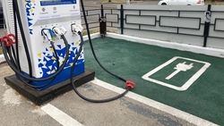 Первую электрозаправку установили в Предгорье