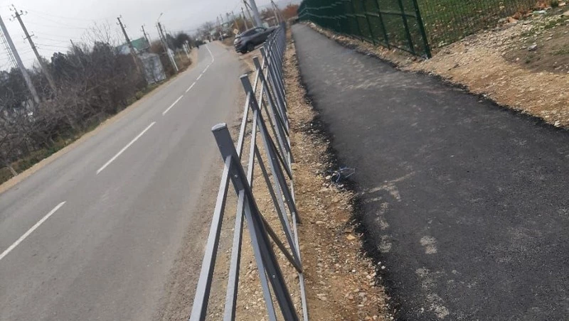 Ограждения появятся на тротуарах рядом со школами в Предгорье