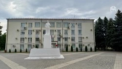 Больше 300 человек в Предгорном округе исполнили гимн РФ в честь Дня России