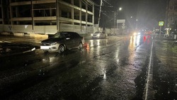Переходящую в неположенном месте дорогу женщину сбила начинающая автомобилистка в станице Ессентукской