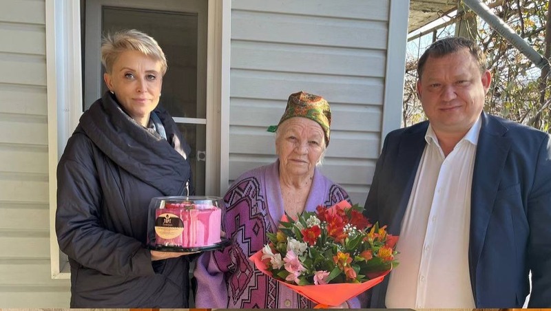 Глава Предгорья поздравил двух жительниц округа с 90-летним юбилеем