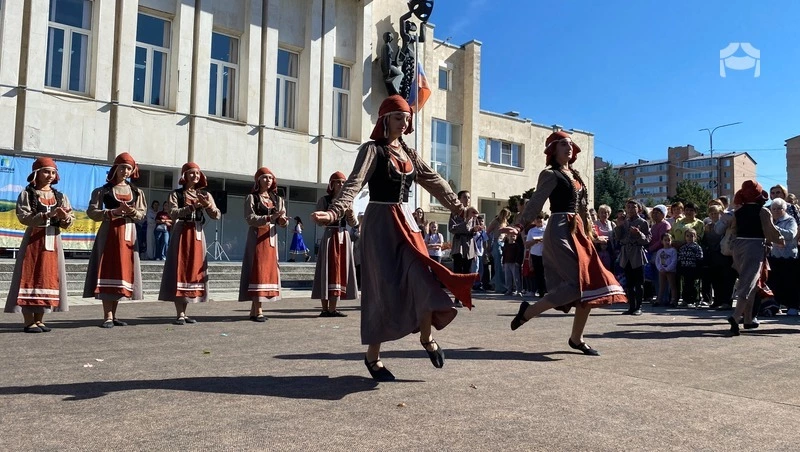 Ярмарка, концерты и танцы с аниматорами: в Предгорье прошёл фестиваль «Праздник тыквы»