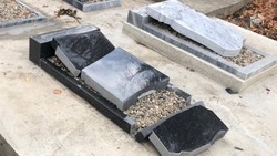Подростки разбили 21 надгробие в селе Предгорного округа