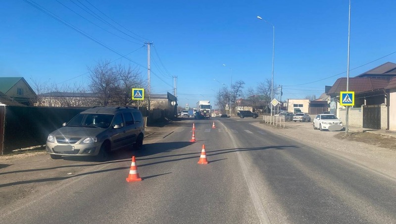 Пожилой водитель сбил мужчину на пешеходном переходе в Предгорном округе