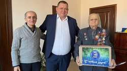 Глава Предгорья поздравил ветеранов с наступающим Новым годом