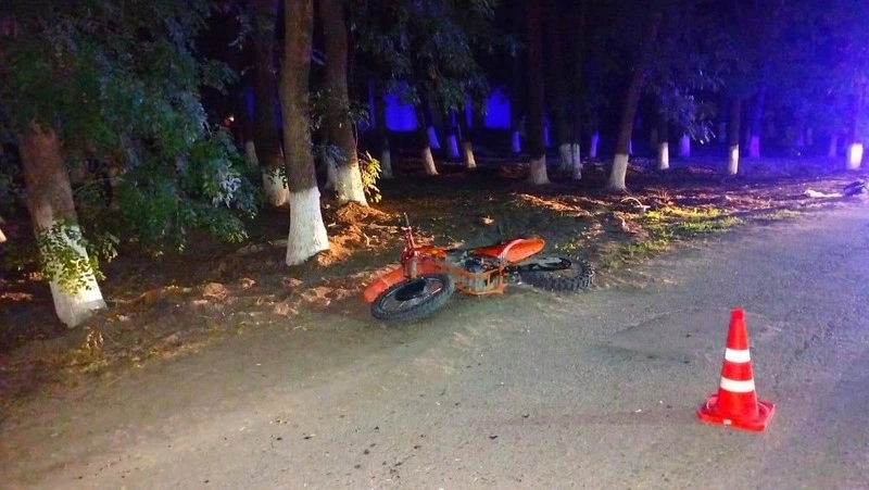 Подросток на питбайке сбил женщину и девочку в Предгорном округе