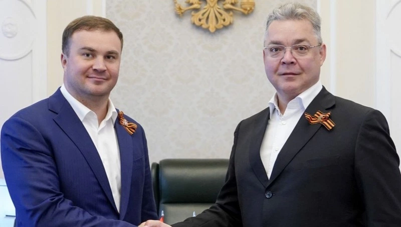 Губернатор Владимиров обсудил вопросы сотрудничества с главой Омской области